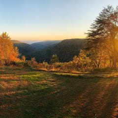 The Bluff House: Breathtaking View, Peaceful Retreat, & Area Adventures Await