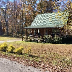 The Calming Cabin — Peaceful Getaway, Park-Like Setting, and Area Adventures