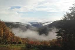 The Bluff House: Breathtaking View, Peaceful Retreat, & Area Adventures Await - Image 2