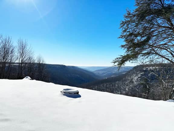 The Bluff House: Breathtaking View, Peaceful Retreat, & Area Adventures Await - Image 3